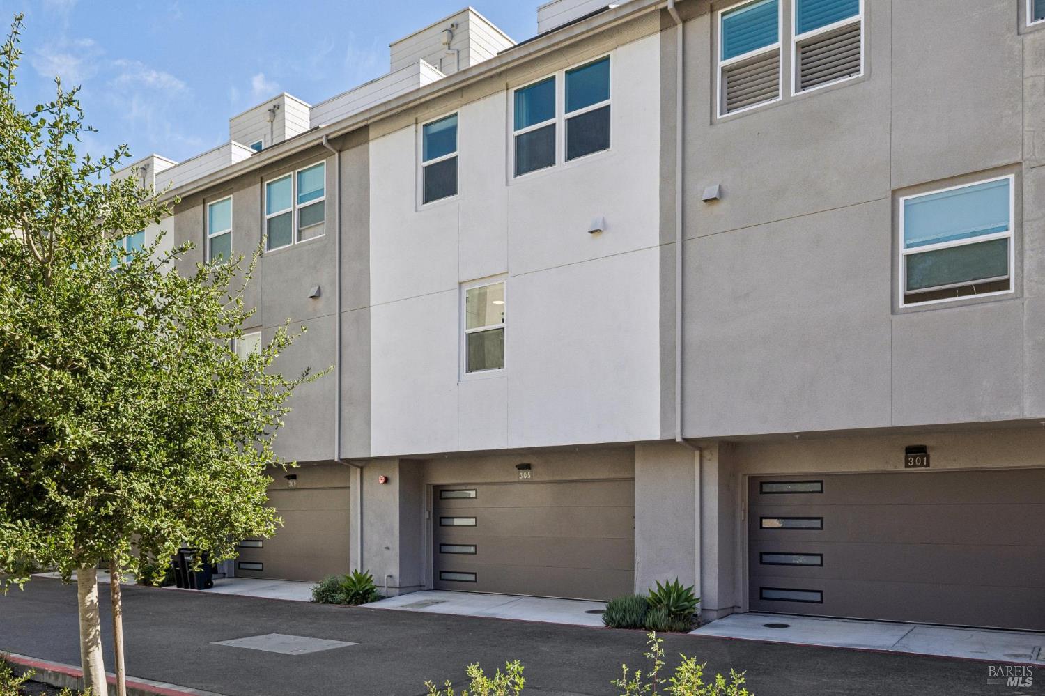 305 Verandah Avenue Novato CA 94945