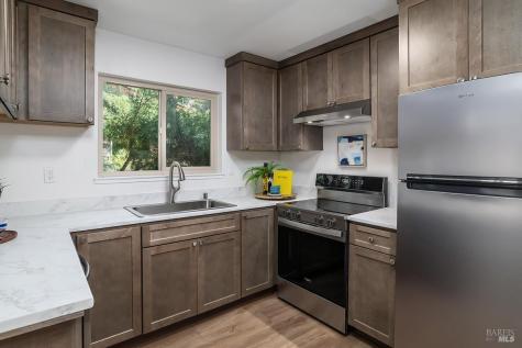 1484 Parkway Drive Rohnert Park CA 94928