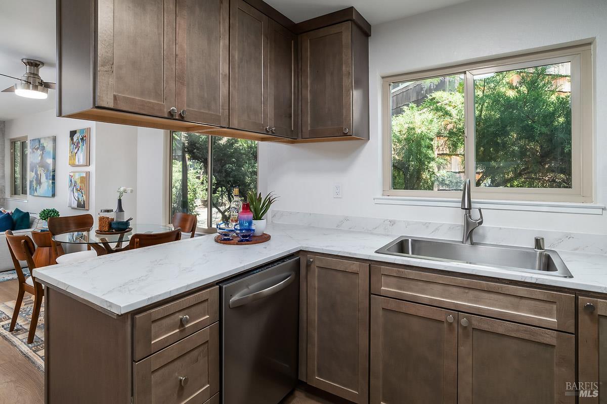 1484 Parkway Drive Rohnert Park CA 94928