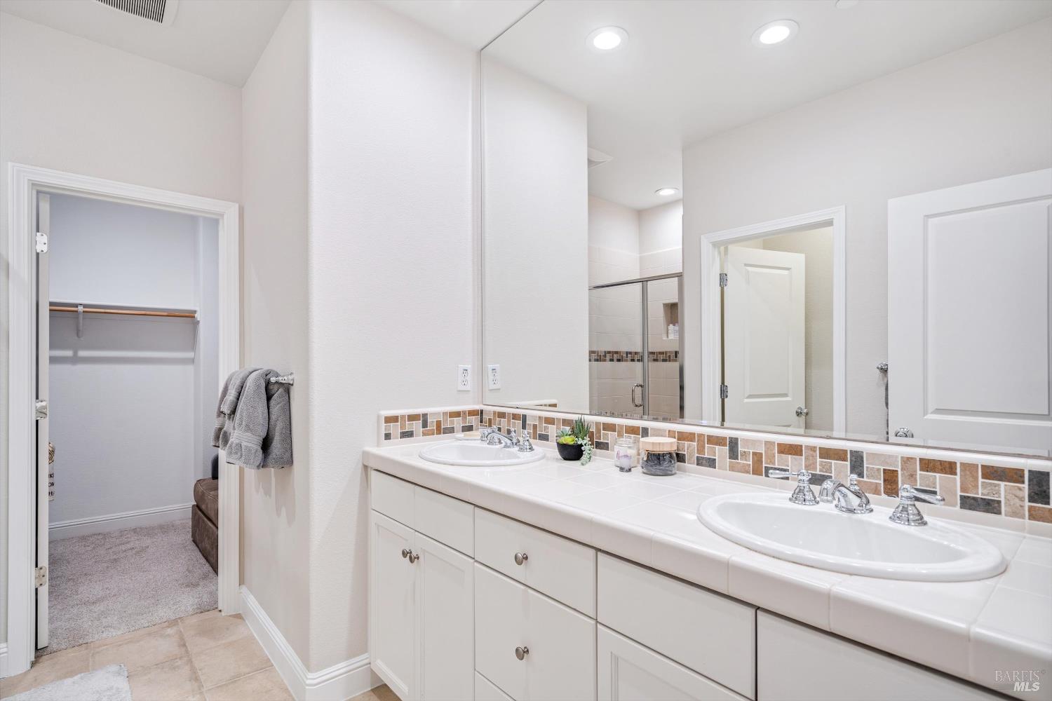 2084 Cooper Drive Santa Rosa CA 95404