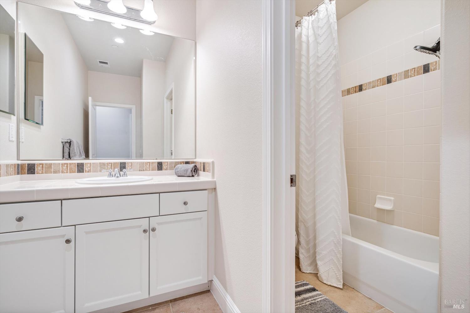 2084 Cooper Drive Santa Rosa CA 95404