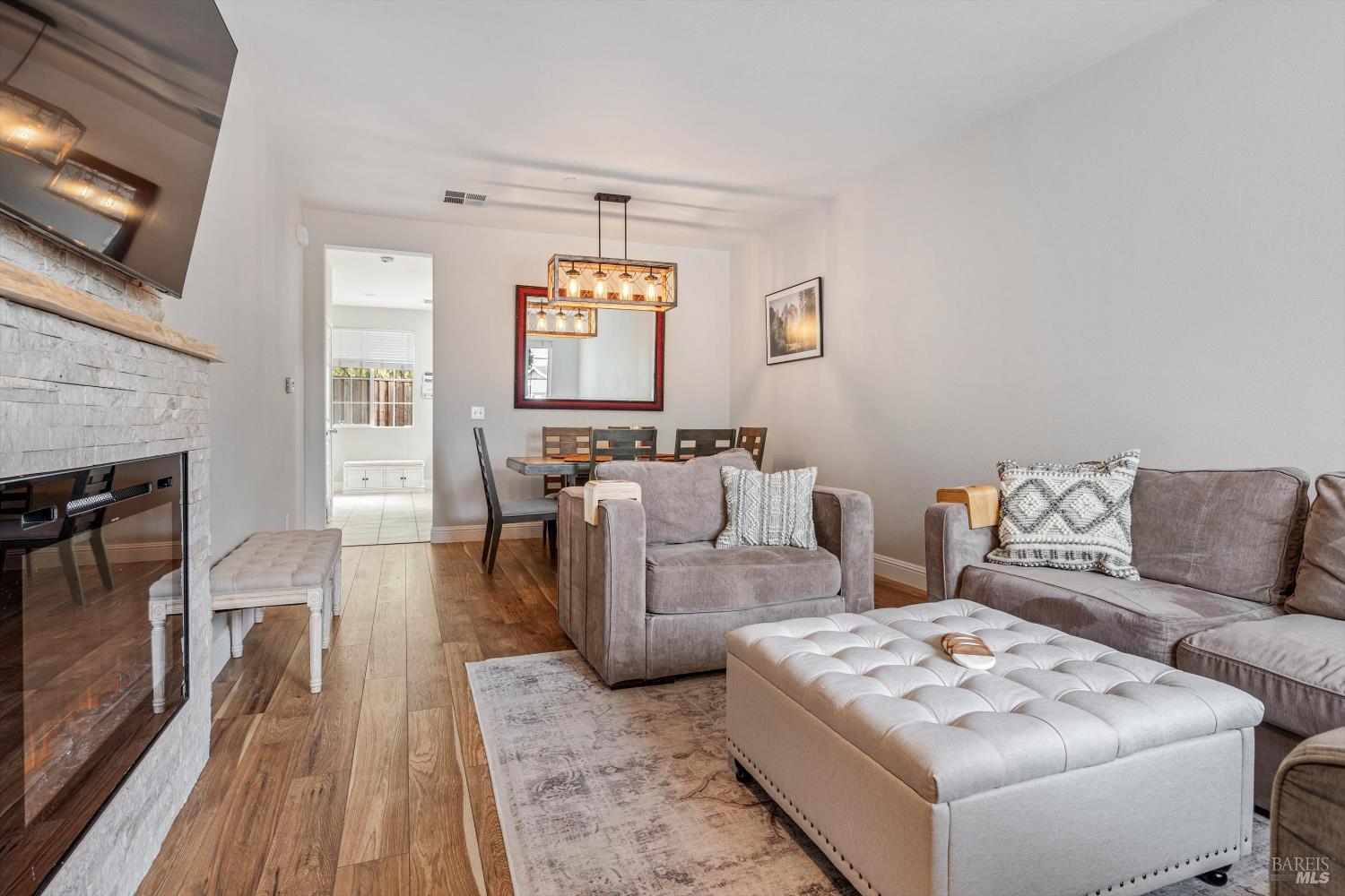 2084 Cooper Drive Santa Rosa CA 95404