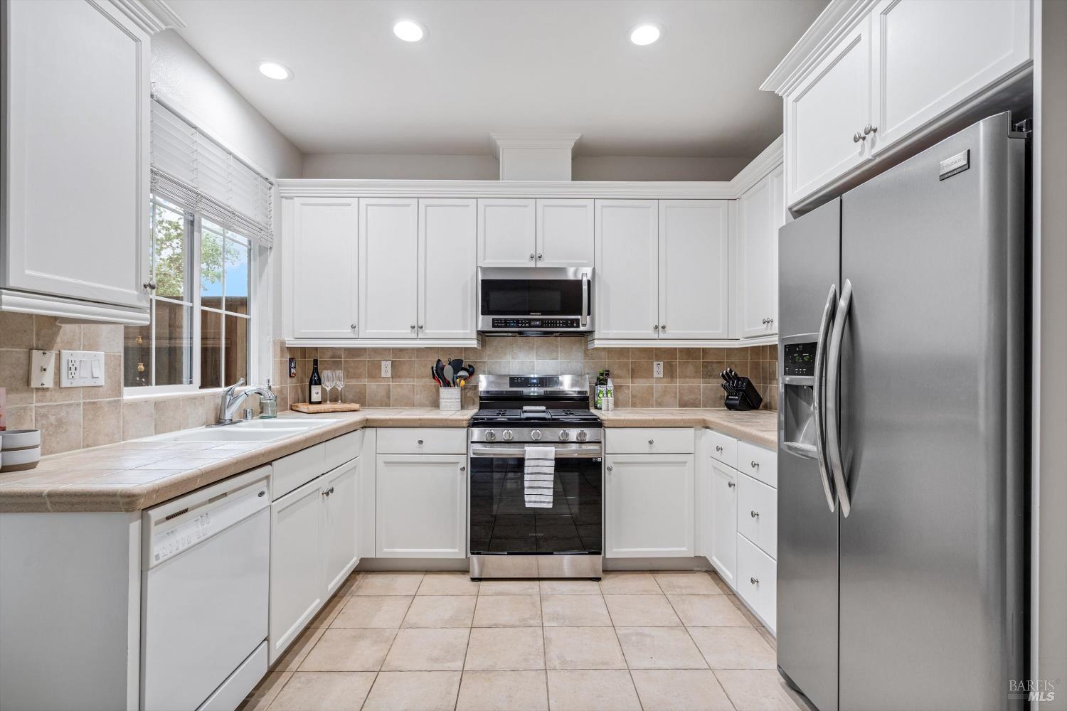 2084 Cooper Drive Santa Rosa CA 95404