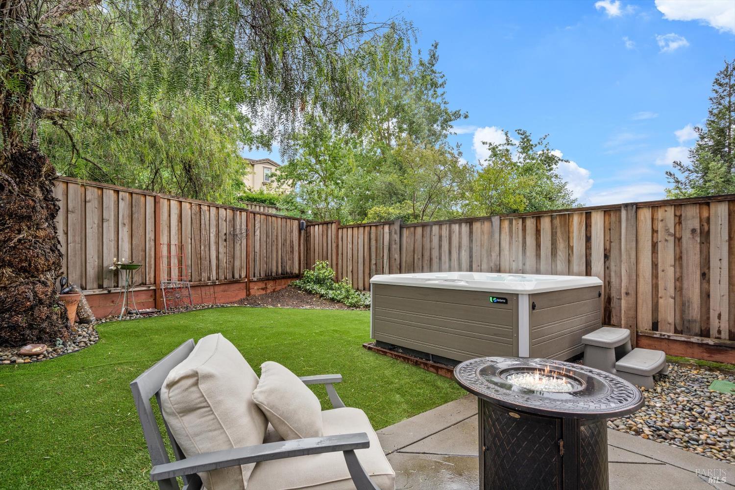 2084 Cooper Drive Santa Rosa CA 95404