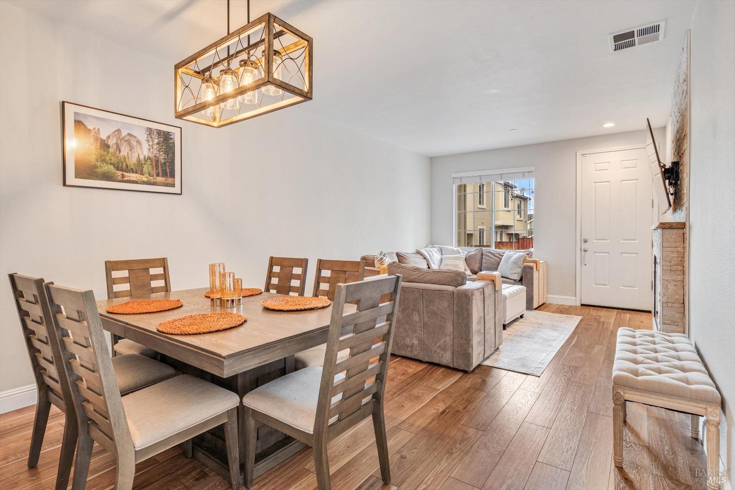 2084 Cooper Drive Santa Rosa CA 95404