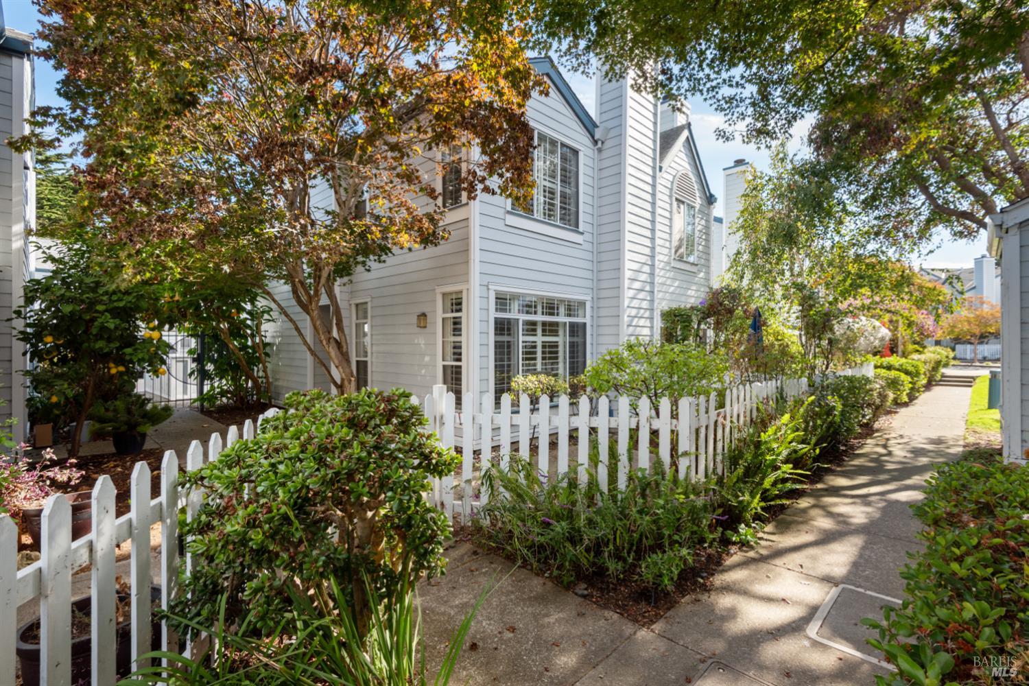 220 Commodore Drive Richmond CA 94804