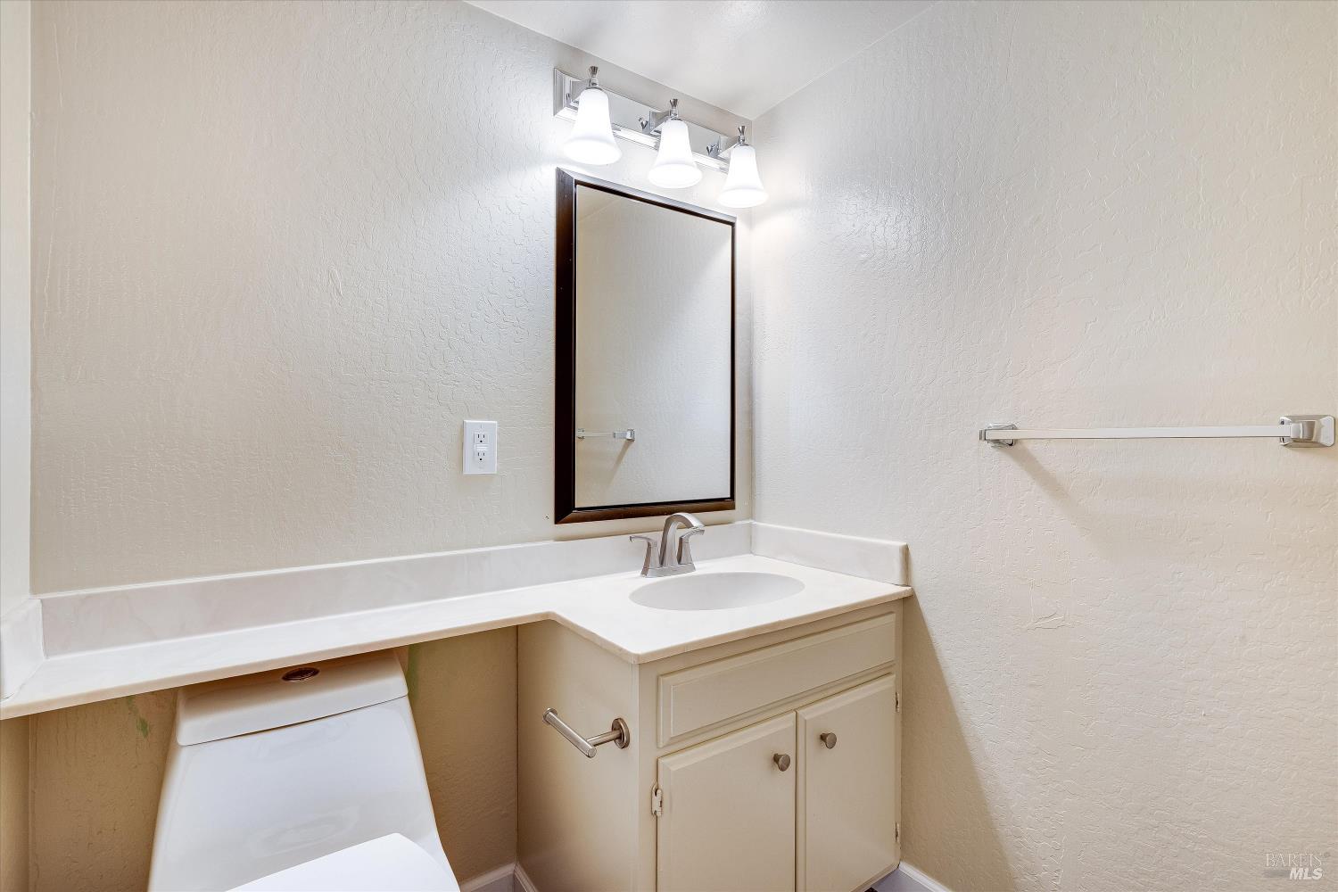 3007 Lago Vista Way Santa Rosa CA 95405