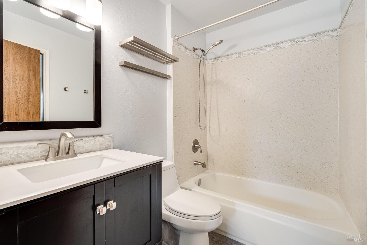 3007 Lago Vista Way Santa Rosa CA 95405