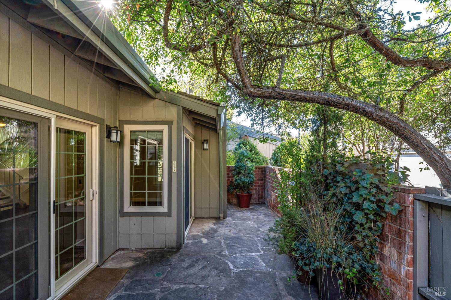 3007 Lago Vista Way Santa Rosa CA 95405