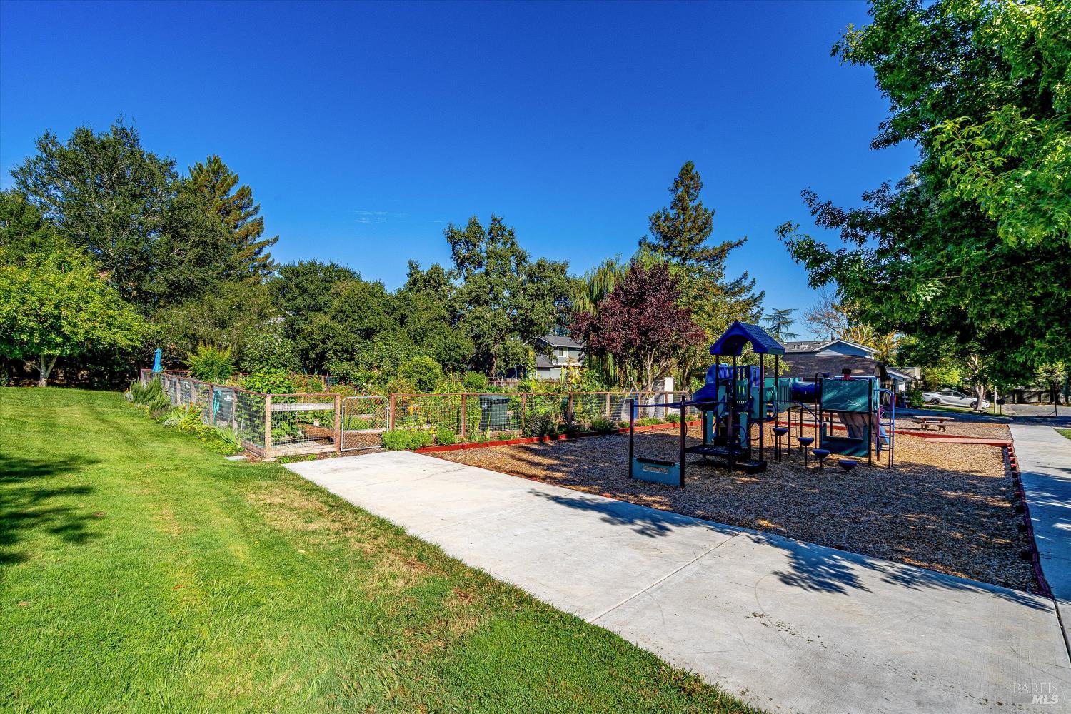 3007 Lago Vista Way Santa Rosa CA 95405