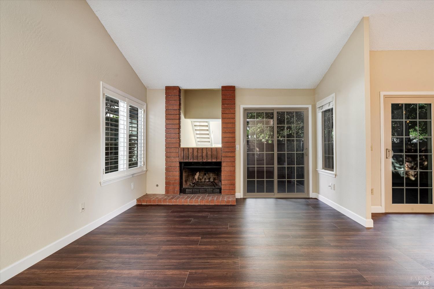 3007 Lago Vista Way Santa Rosa CA 95405