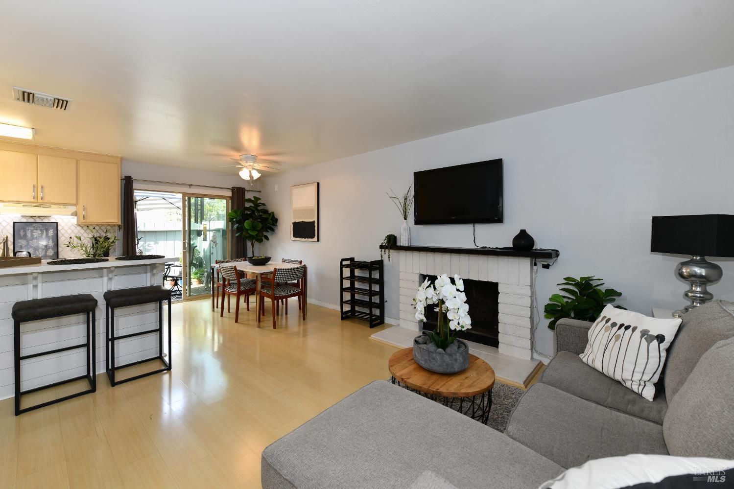 1118 Marina Drive Napa CA 94559