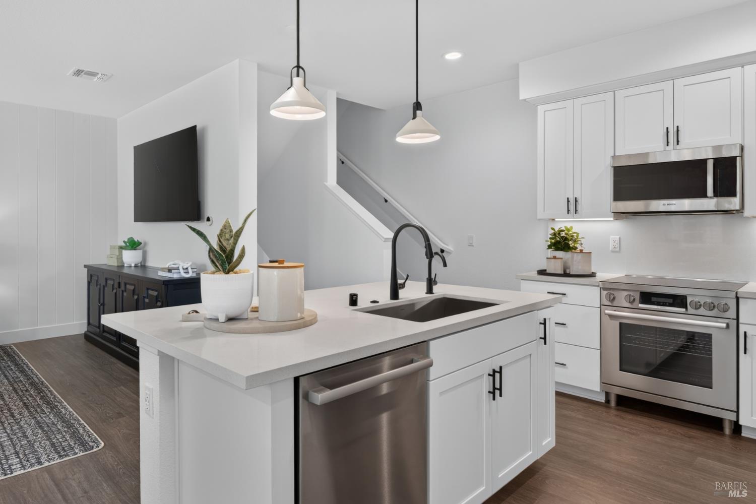 203 Pippin Court Sebastopol CA 95407