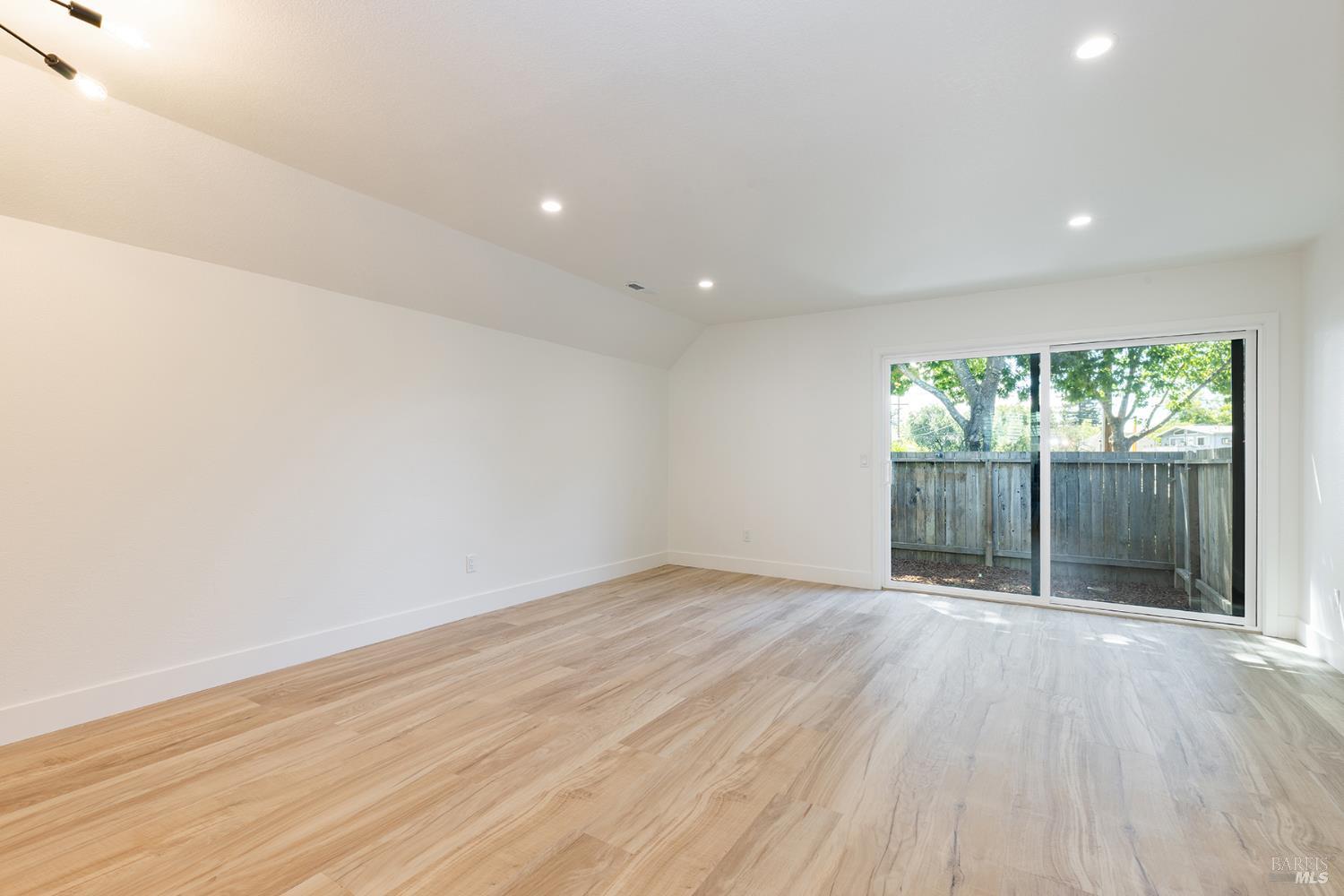139 Vista View Drive Cloverdale CA 95425