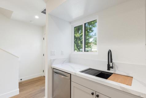 139 Vista View Drive Cloverdale CA 95425