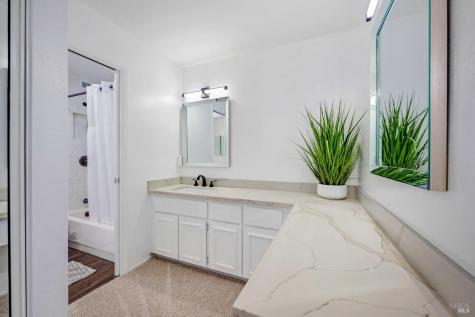 2 Mcintosh Court Novato CA 94949