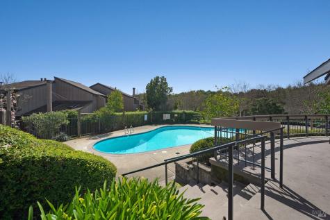 2 Mcintosh Court Novato CA 94949
