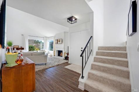 2 Mcintosh Court Novato CA 94949