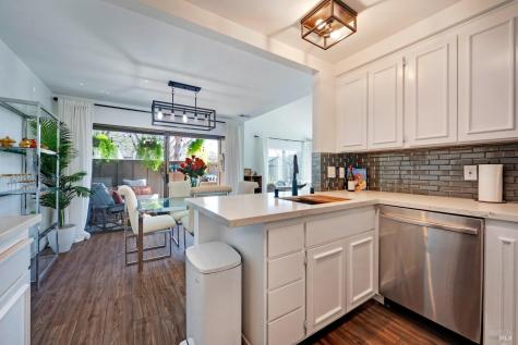 2 Mcintosh Court Novato CA 94949