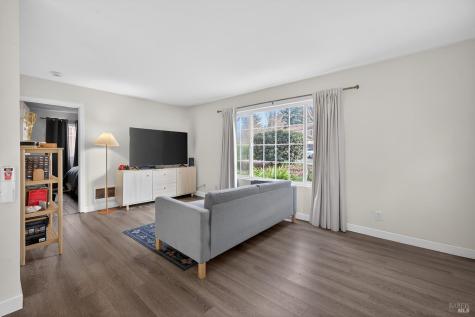 1600 Yardley Street Santa Rosa CA 95403
