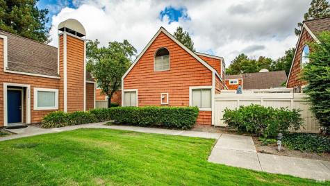 2520 Lakeview Drive Santa Rosa CA 95405