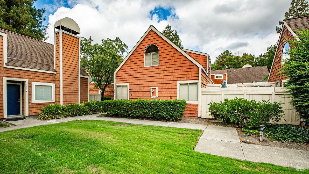 2520 Lakeview Drive Santa Rosa CA 95405