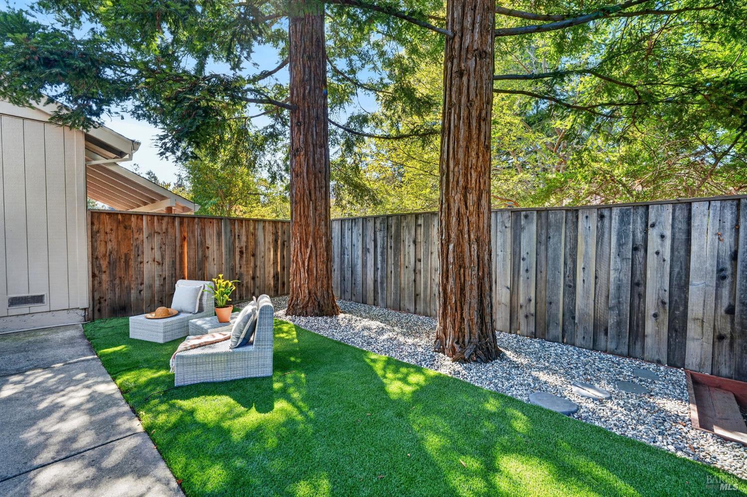 27 Blossom Court W Napa CA 94558