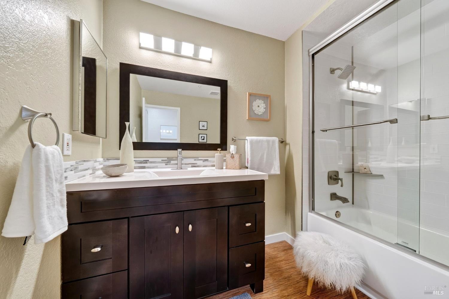 27 Blossom Court W Napa CA 94558