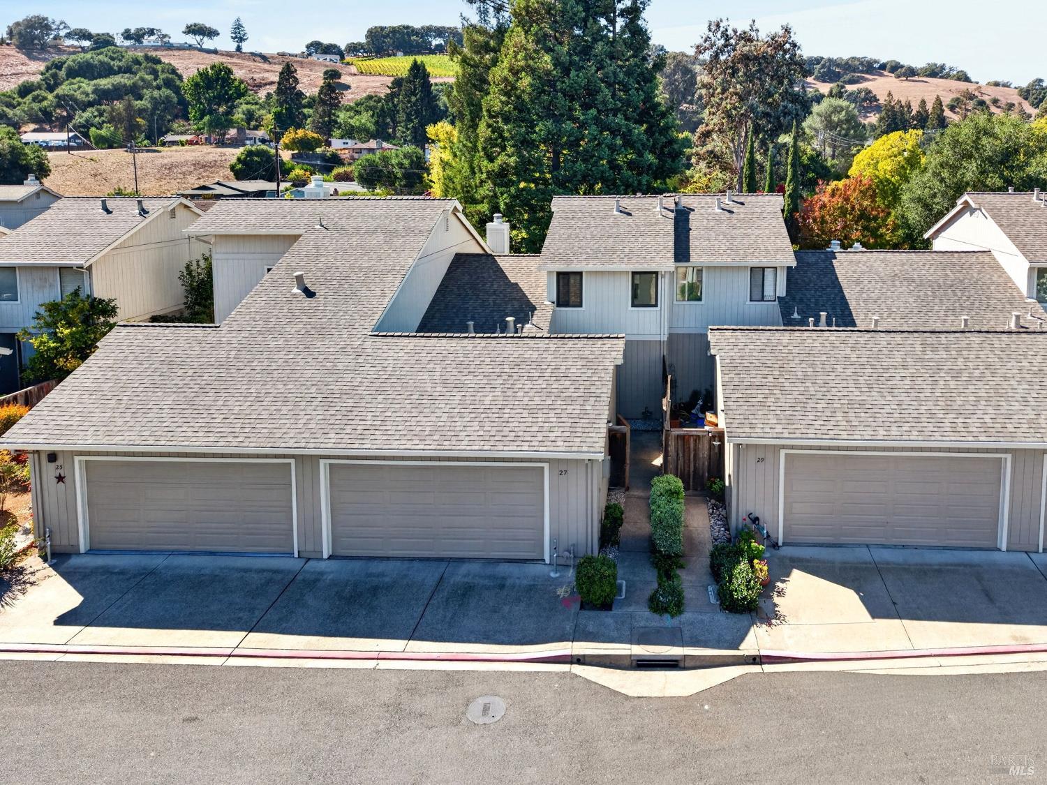 27 Blossom Court W Napa CA 94558
