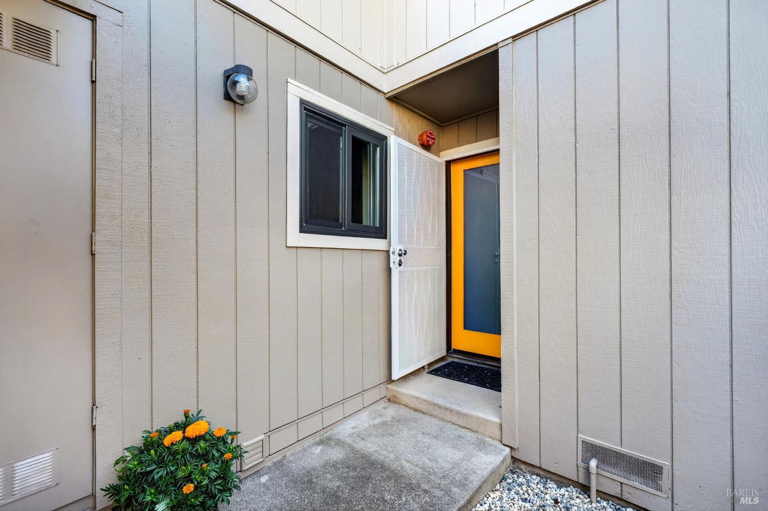 27 Blossom Court W Napa CA 94558
