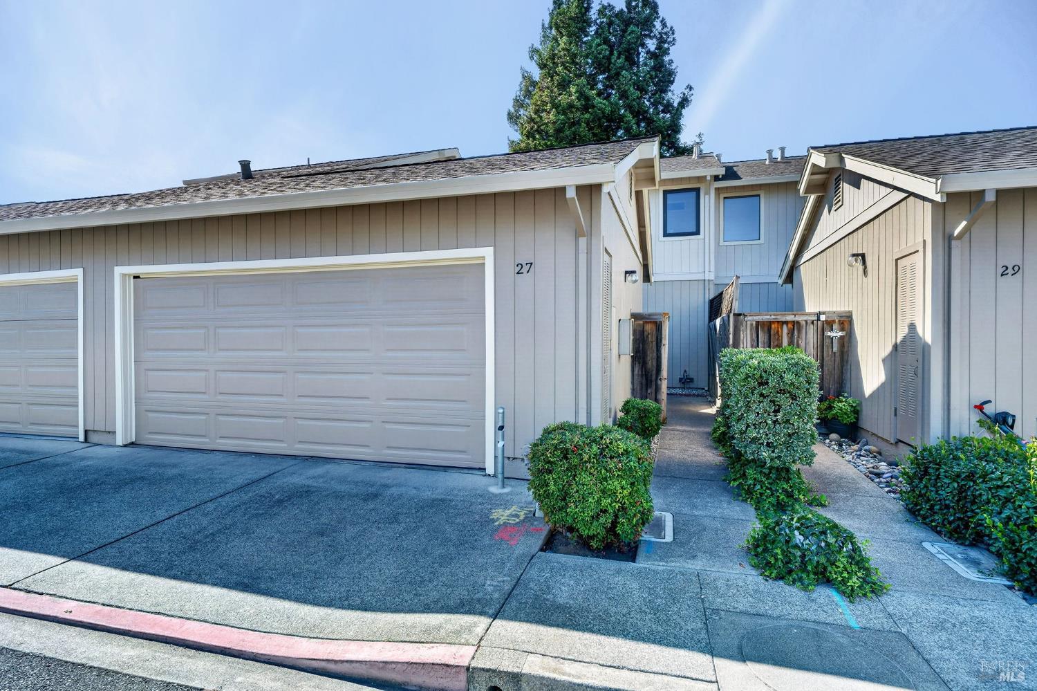 27 Blossom Court W Napa CA 94558