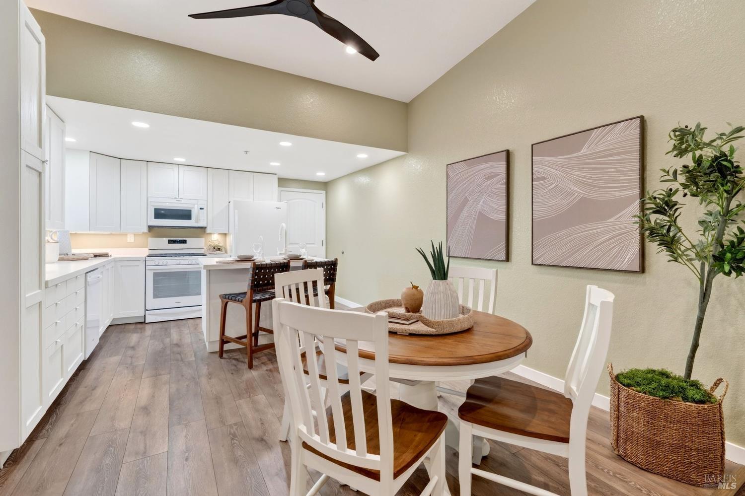 27 Blossom Court W Napa CA 94558