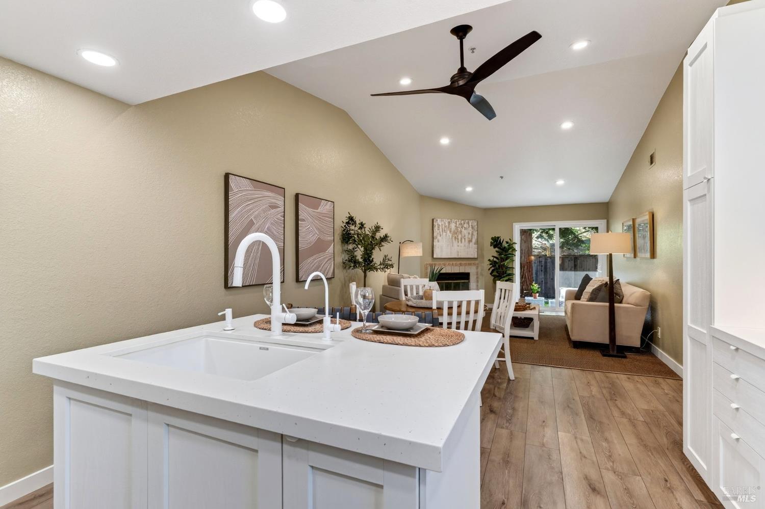 27 Blossom Court W Napa CA 94558