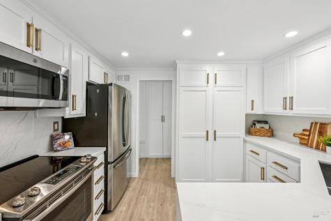 53 Flicker Drive Novato CA 94949