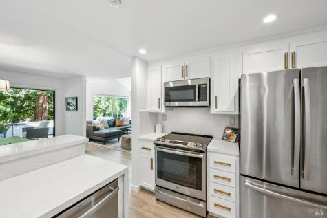 53 Flicker Drive Novato CA 94949