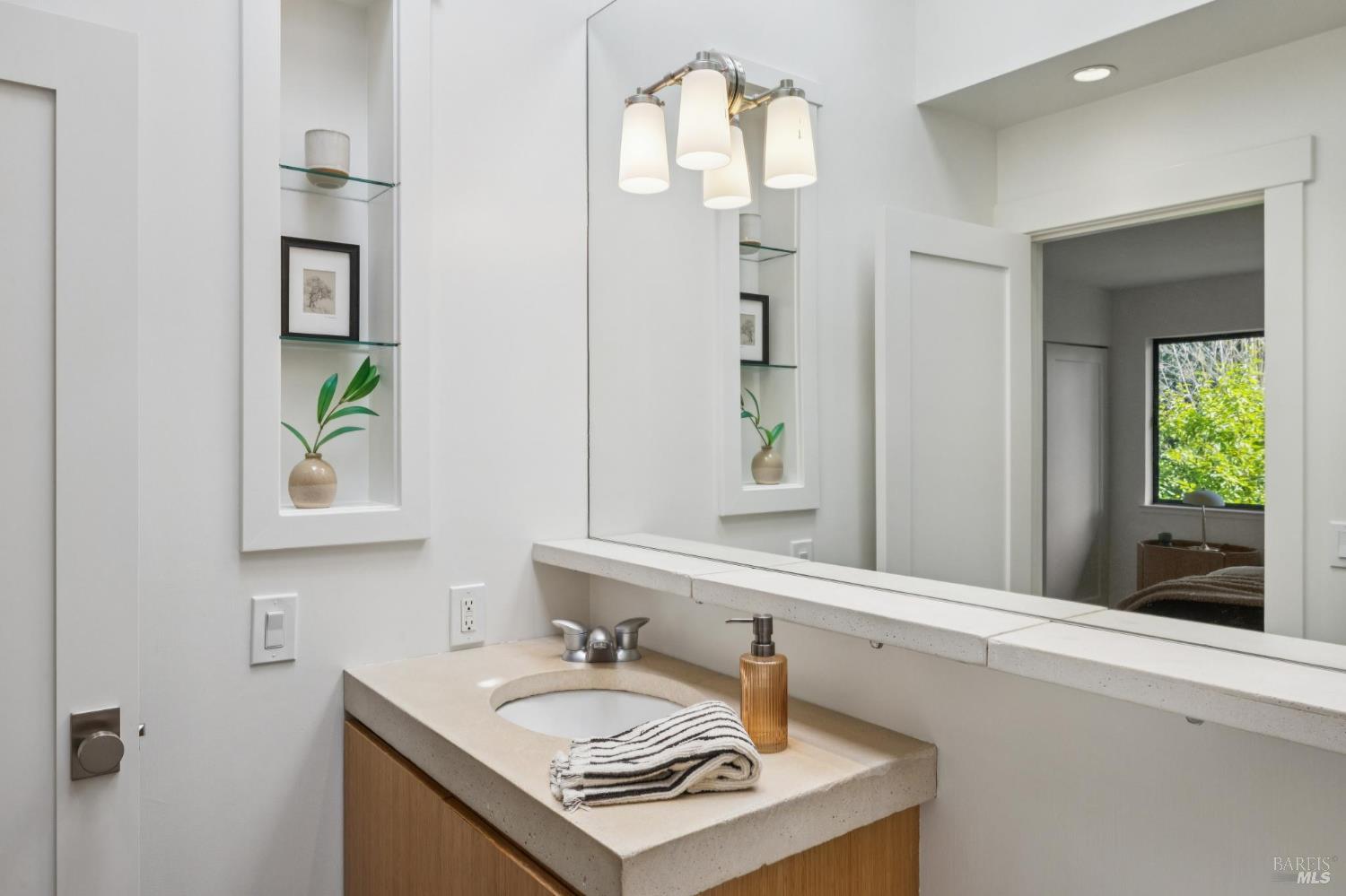 831 Sir Francis Drake Boulevard San Anselmo CA 94960