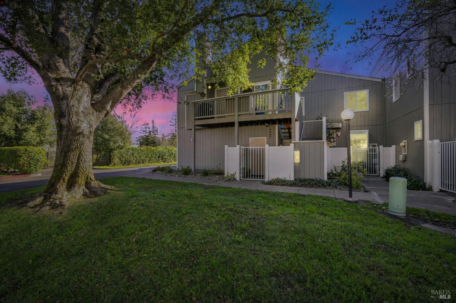 1209 Camino Corto Rohnert Park CA 94928