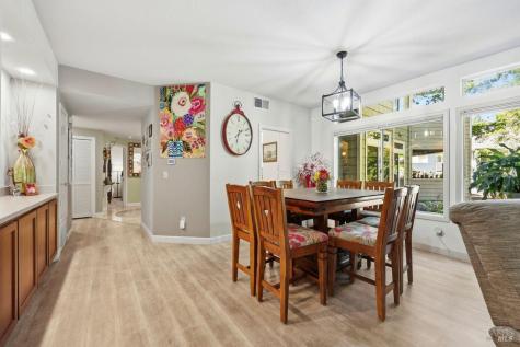 2092 Stonefield Lane Santa Rosa CA 95403