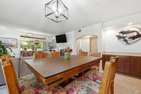 2092 Stonefield Lane Santa Rosa CA 95403