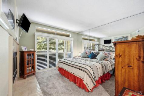 2092 Stonefield Lane Santa Rosa CA 95403