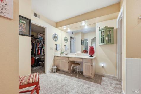 2092 Stonefield Lane Santa Rosa CA 95403