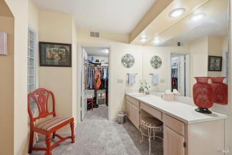 2092 Stonefield Lane Santa Rosa CA 95403