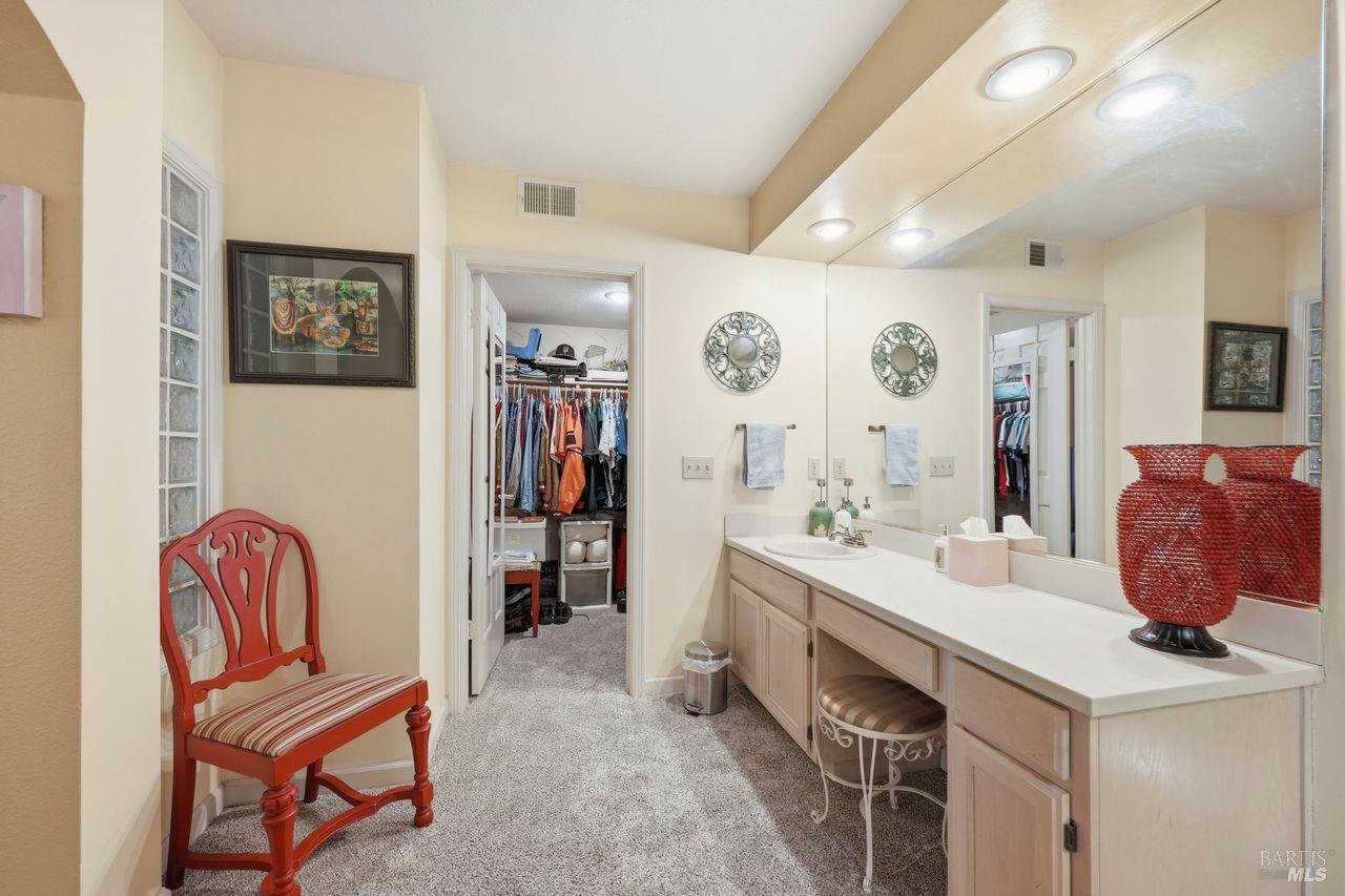 2092 Stonefield Lane Santa Rosa CA 95403