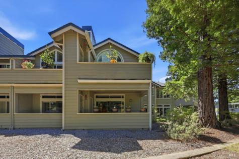 2092 Stonefield Lane Santa Rosa CA 95403