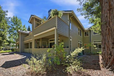 2092 Stonefield Lane Santa Rosa CA 95403