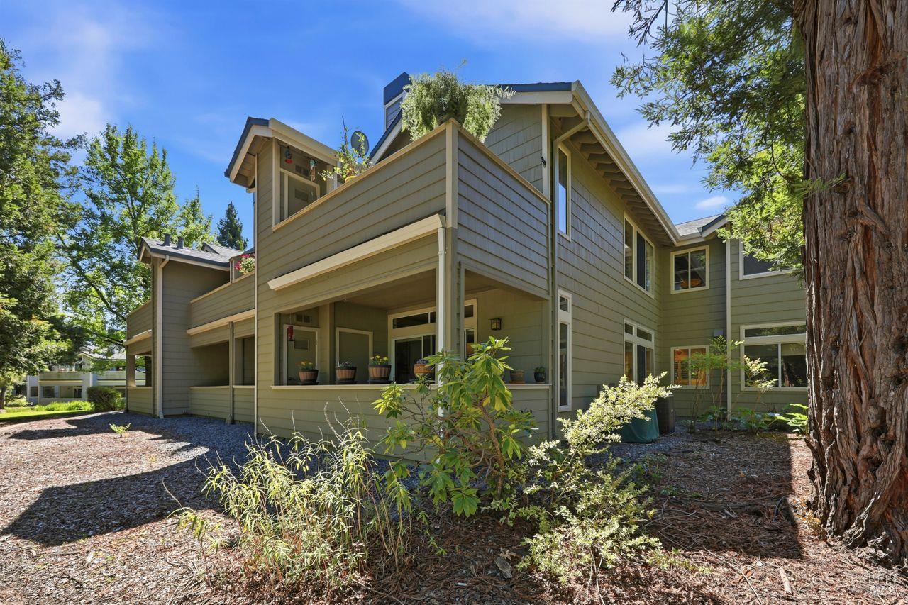 2092 Stonefield Lane Santa Rosa CA 95403