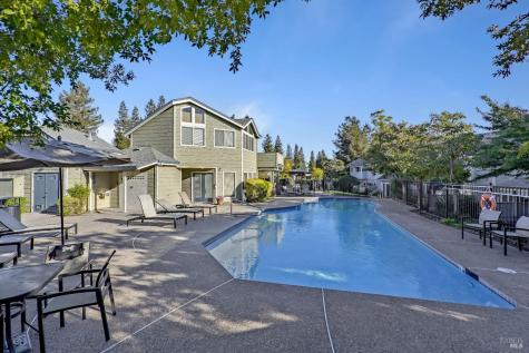 2092 Stonefield Lane Santa Rosa CA 95403
