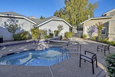 2092 Stonefield Lane Santa Rosa CA 95403