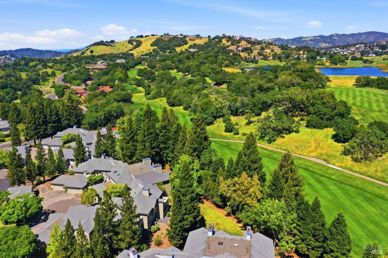 2092 Stonefield Lane Santa Rosa CA 95403
