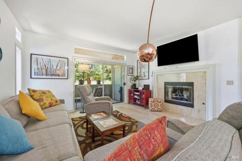 2092 Stonefield Lane Santa Rosa CA 95403